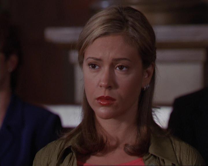Charmed-Online_dot_net-3x01TheHoneymoonsOver0687.jpg