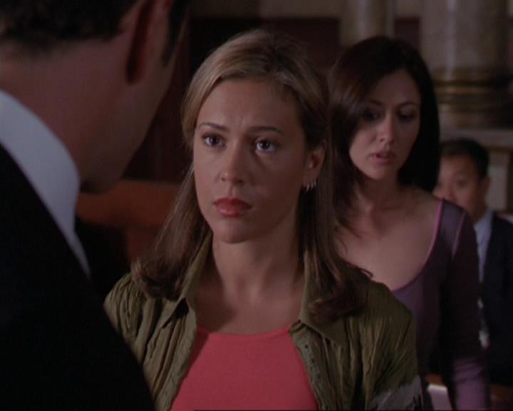 Charmed-Online_dot_net-3x01TheHoneymoonsOver0727.jpg