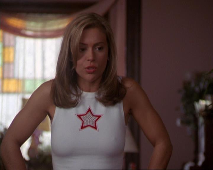 Charmed-Online_dot_net-3x01TheHoneymoonsOver0753.jpg