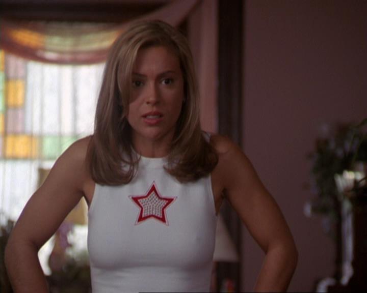 Charmed-Online_dot_net-3x01TheHoneymoonsOver0754.jpg