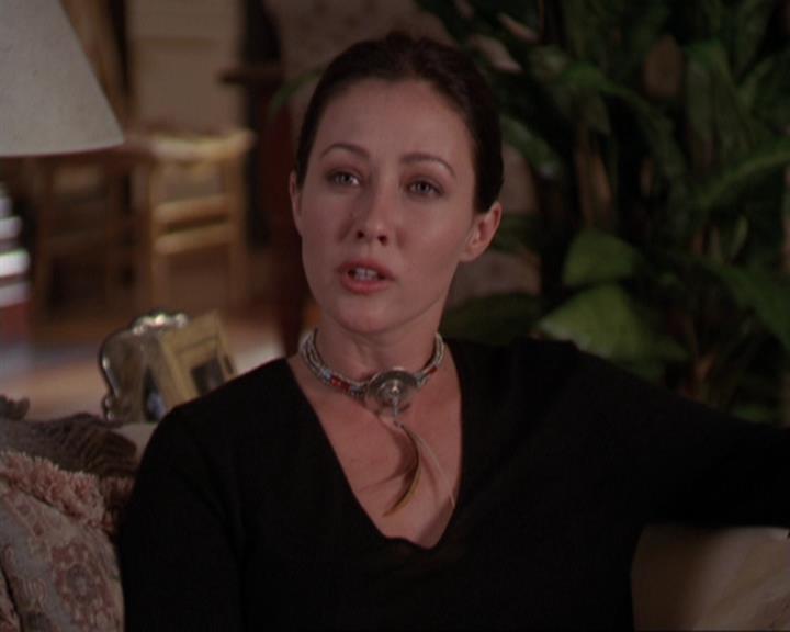 Charmed-Online_dot_net-3x01TheHoneymoonsOver0756.jpg Charmed-Online_dot_net-3x01TheHoneymoonsOver0756.jpg