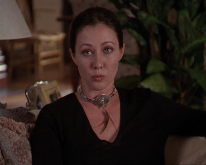 Charmed-Online_dot_net-3x01TheHoneymoonsOver0762.jpg