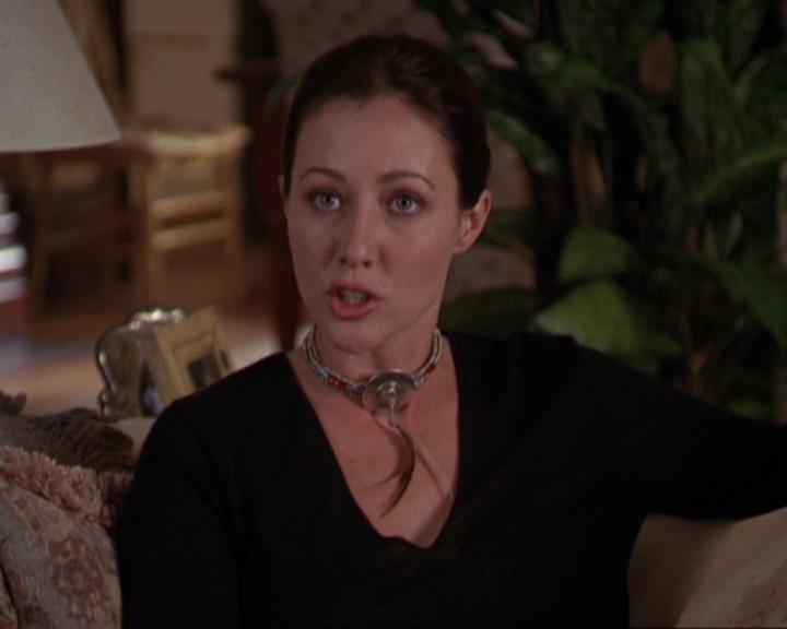 Charmed-Online_dot_net-3x01TheHoneymoonsOver0763.jpg