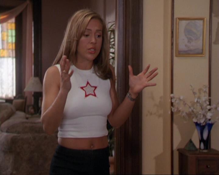 Charmed-Online_dot_net-3x01TheHoneymoonsOver0769.jpg