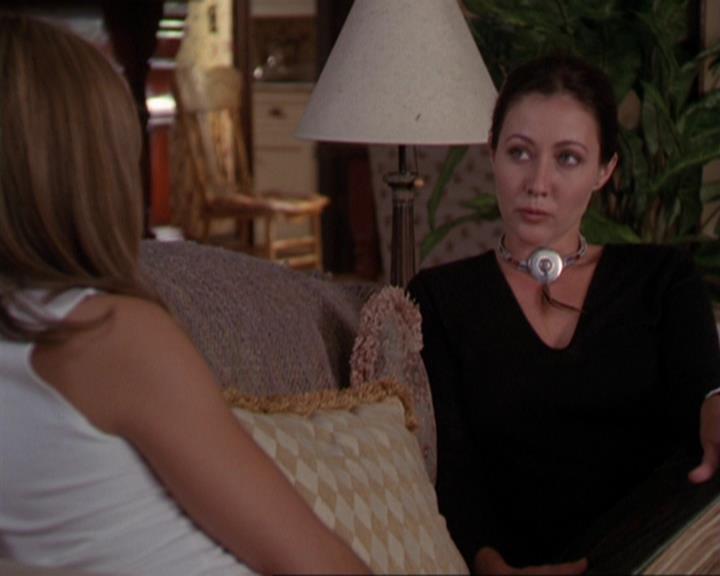 Charmed-Online_dot_net-3x01TheHoneymoonsOver0779.jpg Charmed-Online_dot_net-3x01TheHoneymoonsOver0779.jpg