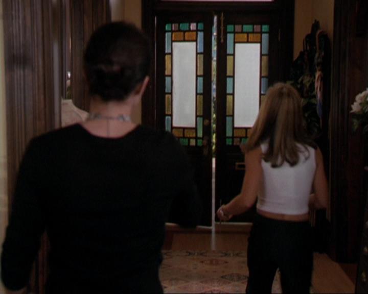 Charmed-Online_dot_net-3x01TheHoneymoonsOver0862.jpg
