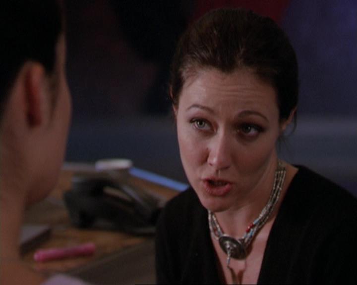 Charmed-Online_dot_net-3x01TheHoneymoonsOver0922.jpg