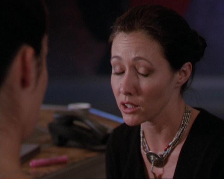 Charmed-Online_dot_net-3x01TheHoneymoonsOver0933.jpg