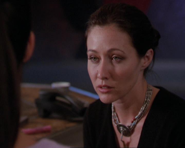 Charmed-Online_dot_net-3x01TheHoneymoonsOver0937.jpg