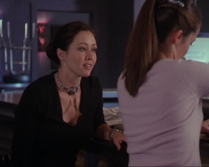 Charmed-Online_dot_net-3x01TheHoneymoonsOver0945.jpg