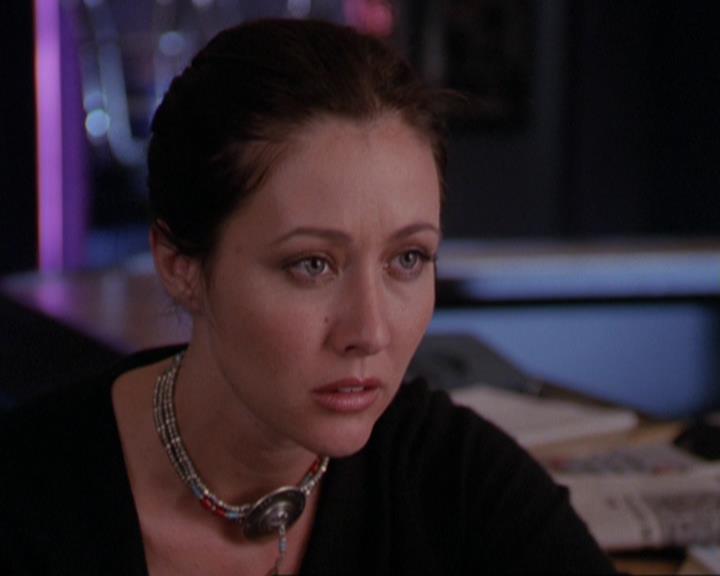 Charmed-Online_dot_net-3x01TheHoneymoonsOver0975.jpg