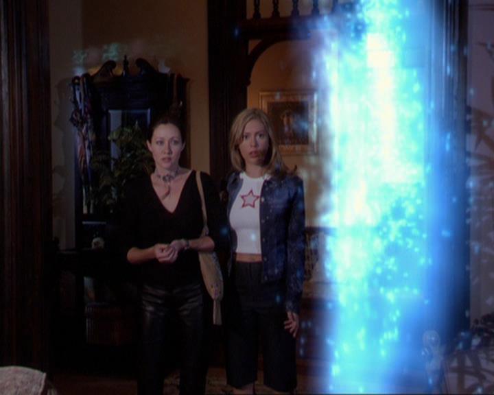 Charmed-Online_dot_net-3x01TheHoneymoonsOver1659.jpg