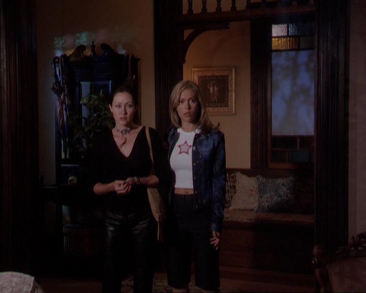 Charmed-Online_dot_net-3x01TheHoneymoonsOver1661.jpg
