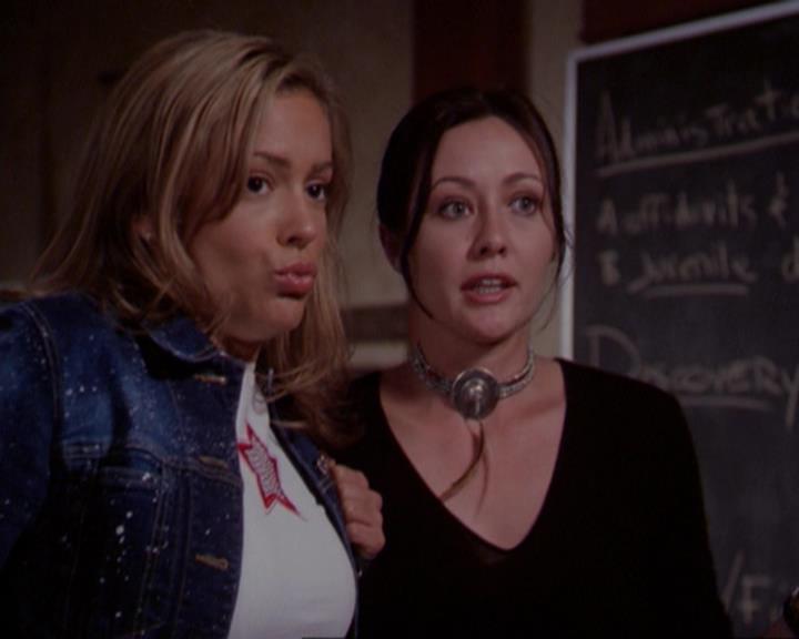 Charmed-Online_dot_net-3x01TheHoneymoonsOver2006.jpg
