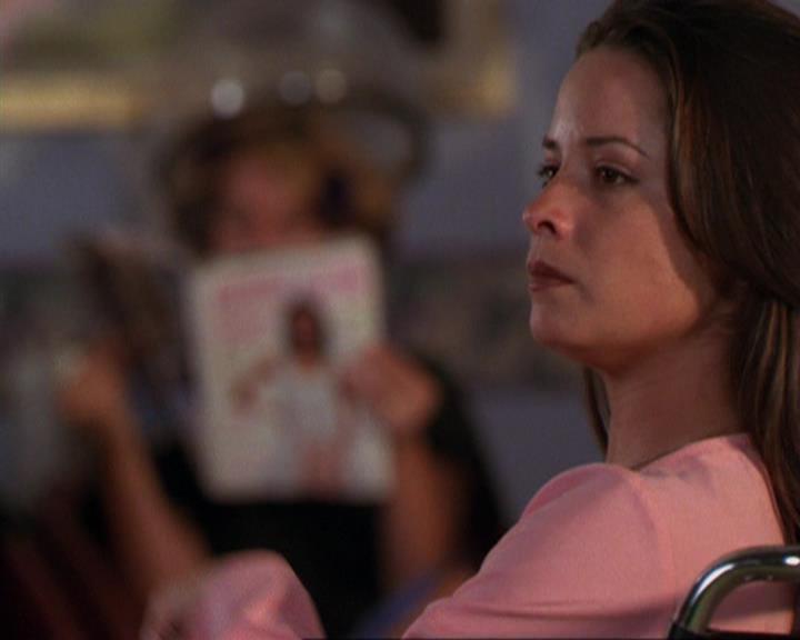 Charmed-Online_dot_net-3x02MagicHour0018.jpg