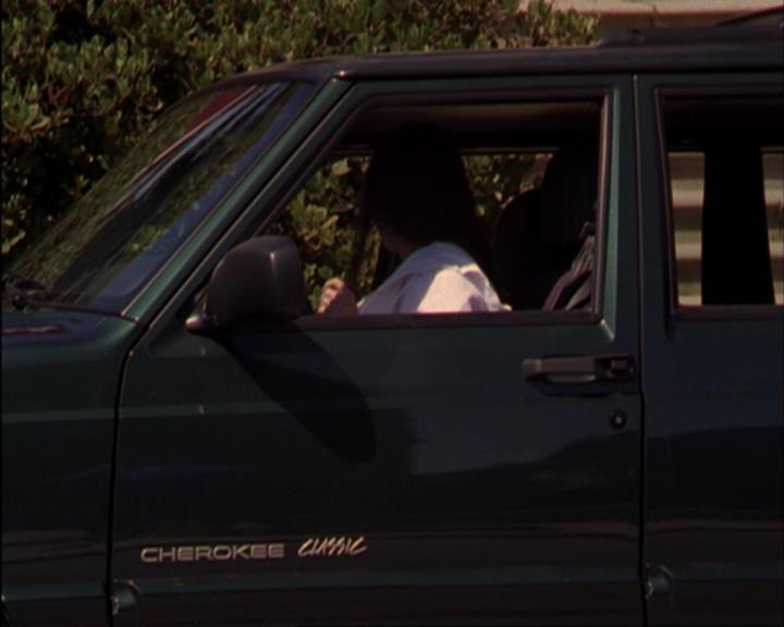 Charmed-Online_dot_net-3x02MagicHour0043.jpg