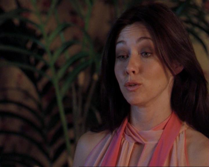 Charmed-Online_dot_net-3x02MagicHour0065.jpg