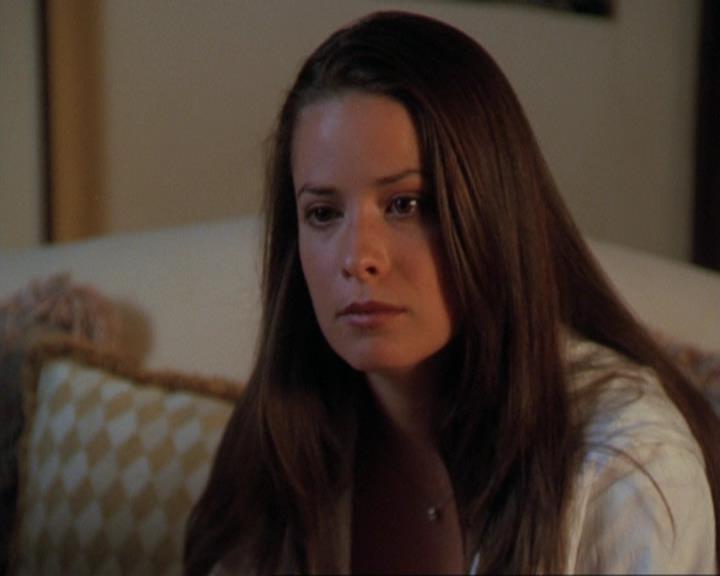 Charmed-Online_dot_net-3x02MagicHour0224.jpg