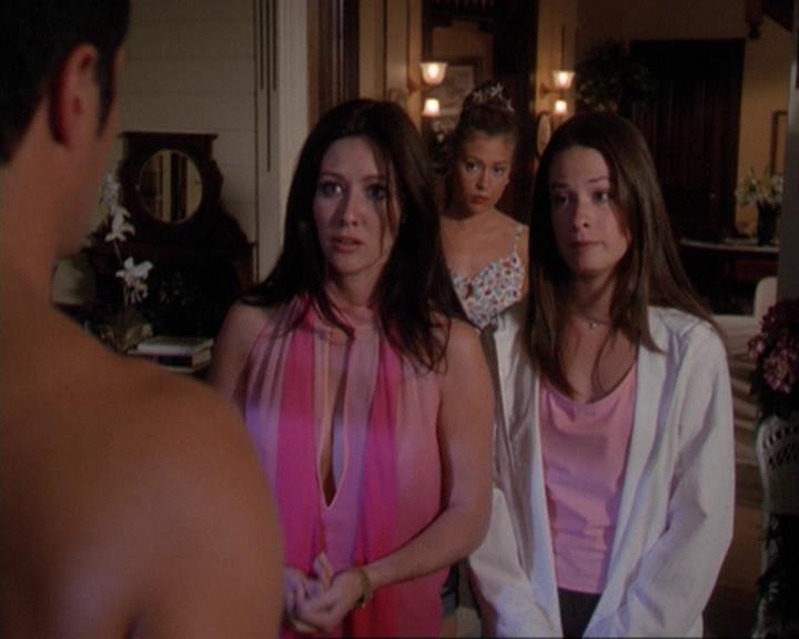 Charmed-Online_dot_net-3x02MagicHour0335.jpg
