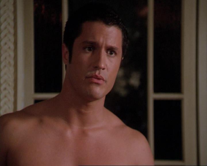 Charmed-Online_dot_net-3x02MagicHour0350.jpg Charmed-Online_dot_net-3x02MagicHour0350.jpg