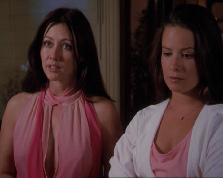 Charmed-Online_dot_net-3x02MagicHour0371.jpg