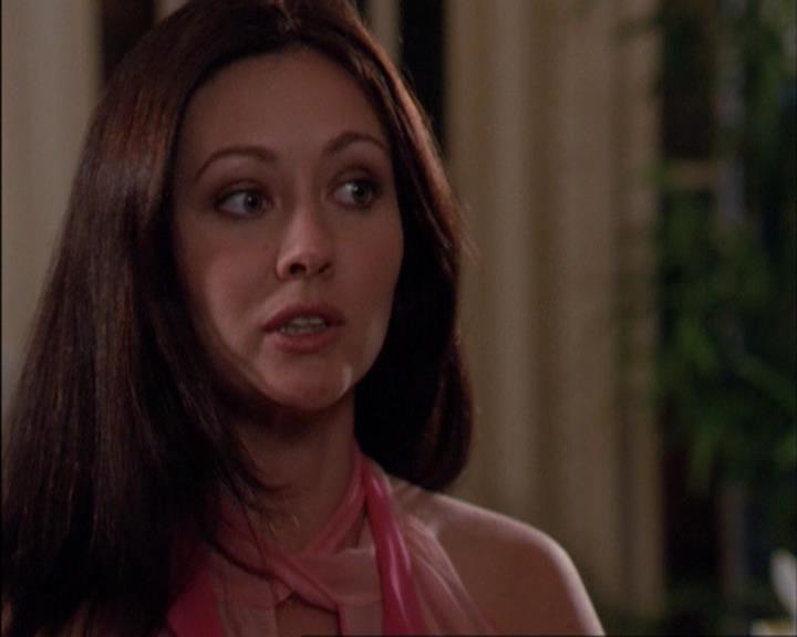 Charmed-Online_dot_net-3x02MagicHour0390.jpg Charmed-Online_dot_net-3x02MagicHour0390.jpg