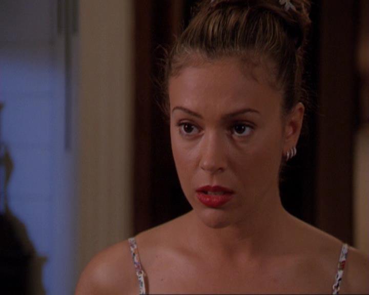 Charmed-Online_dot_net-3x02MagicHour0403.jpg