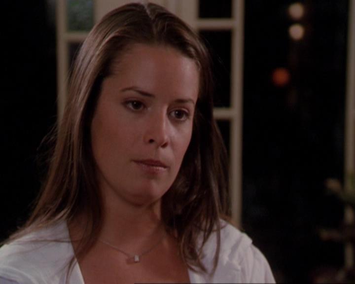Charmed-Online_dot_net-3x02MagicHour0405.jpg
