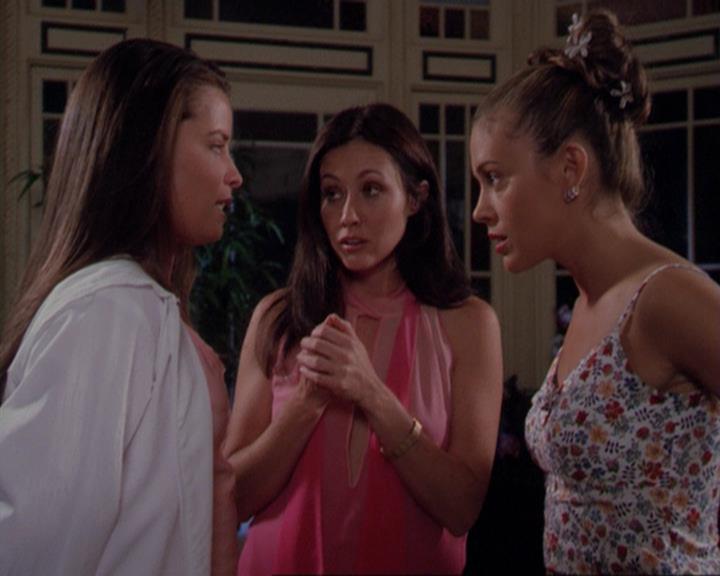Charmed-Online_dot_net-3x02MagicHour0409.jpg