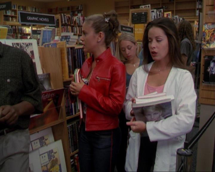 Charmed-Online_dot_net-3x02MagicHour0452.jpg