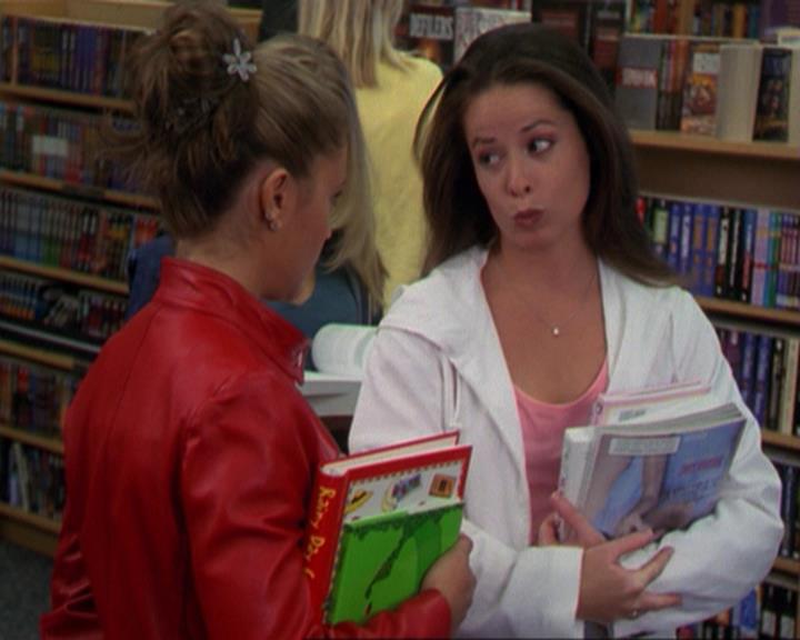 Charmed-Online_dot_net-3x02MagicHour0459.jpg Charmed-Online_dot_net-3x02MagicHour0459.jpg