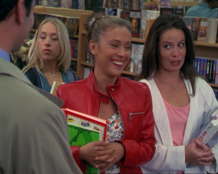 Charmed-Online_dot_net-3x02MagicHour0479.jpg Charmed-Online_dot_net-3x02MagicHour0479.jpg