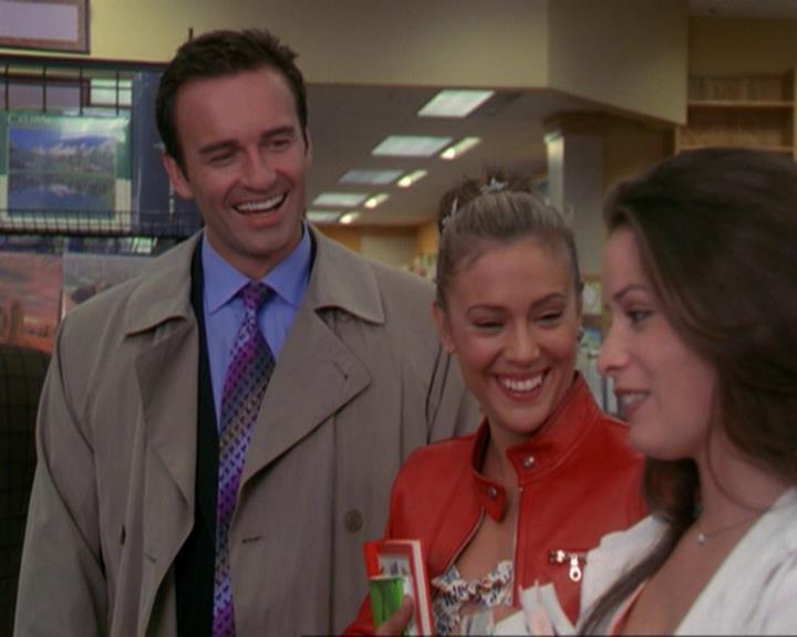 Charmed-Online_dot_net-3x02MagicHour0481.jpg Charmed-Online_dot_net-3x02MagicHour0481.jpg