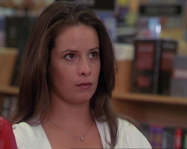 Charmed-Online_dot_net-3x02MagicHour0496.jpg