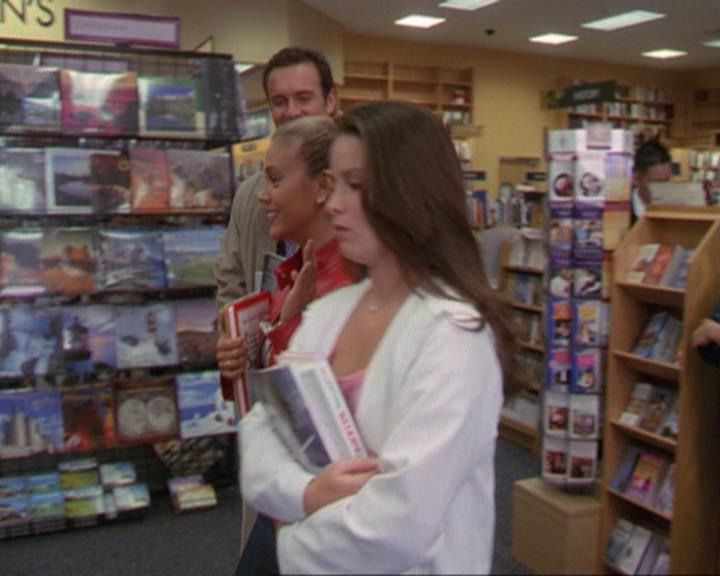 Charmed-Online_dot_net-3x02MagicHour0502.jpg Charmed-Online_dot_net-3x02MagicHour0502.jpg