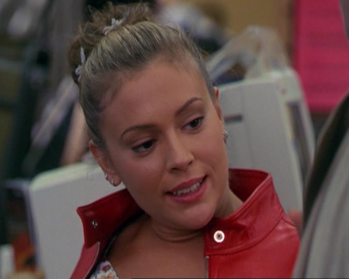 Charmed-Online_dot_net-3x02MagicHour0540.jpg