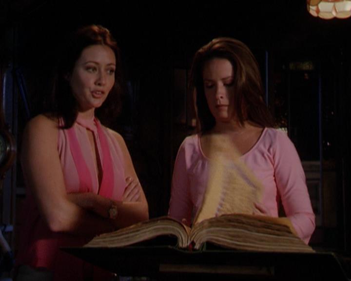 Charmed-Online_dot_net-3x02MagicHour0697.jpg Charmed-Online_dot_net-3x02MagicHour0697.jpg
