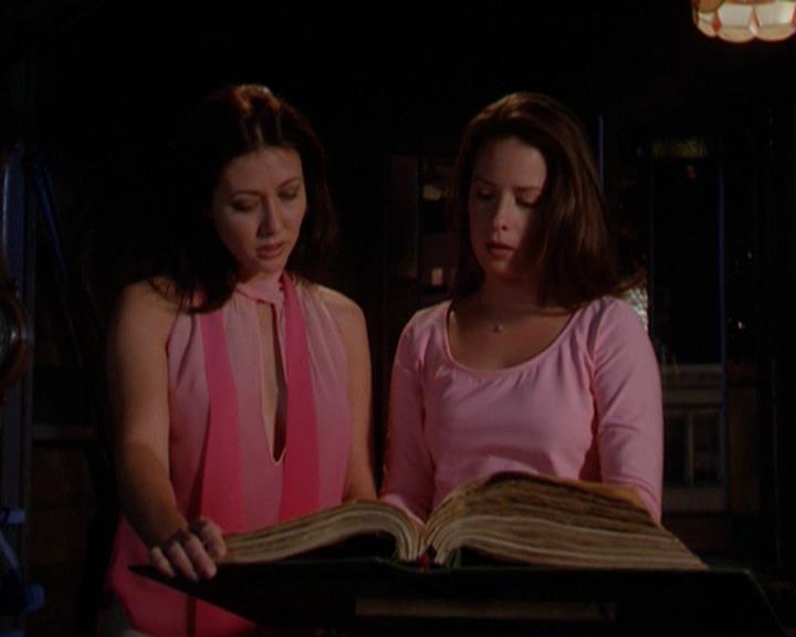 Charmed-Online_dot_net-3x02MagicHour0712.jpg Charmed-Online_dot_net-3x02MagicHour0712.jpg
