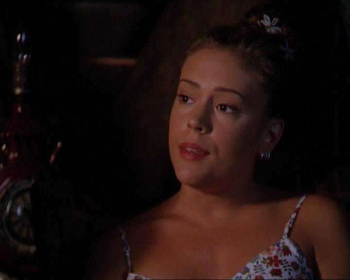Charmed-Online_dot_net-3x02MagicHour0742.jpg Charmed-Online_dot_net-3x02MagicHour0742.jpg