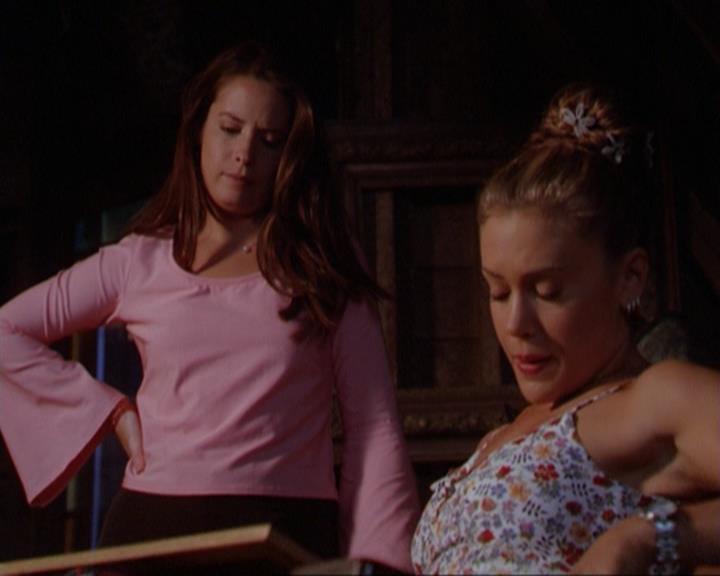 Charmed-Online_dot_net-3x02MagicHour0759.jpg