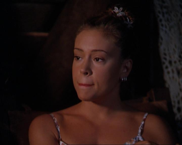 Charmed-Online_dot_net-3x02MagicHour0778.jpg