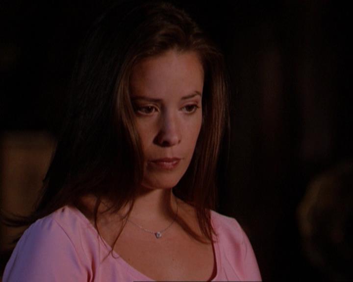 Charmed-Online_dot_net-3x02MagicHour0821.jpg