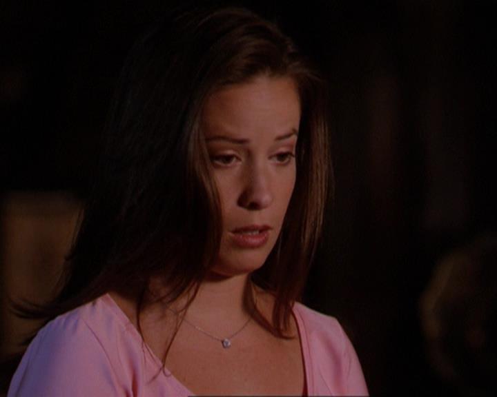 Charmed-Online_dot_net-3x02MagicHour0825.jpg