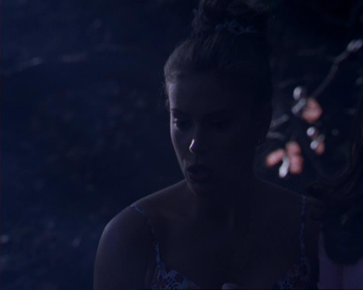 Charmed-Online_dot_net-3x02MagicHour0887.jpg