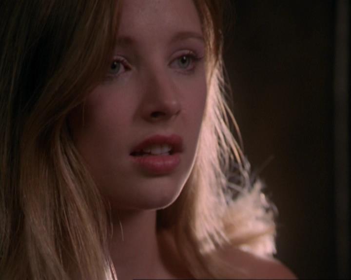 Charmed-Online_dot_net-3x02MagicHour0938.jpg Charmed-Online_dot_net-3x02MagicHour0938.jpg