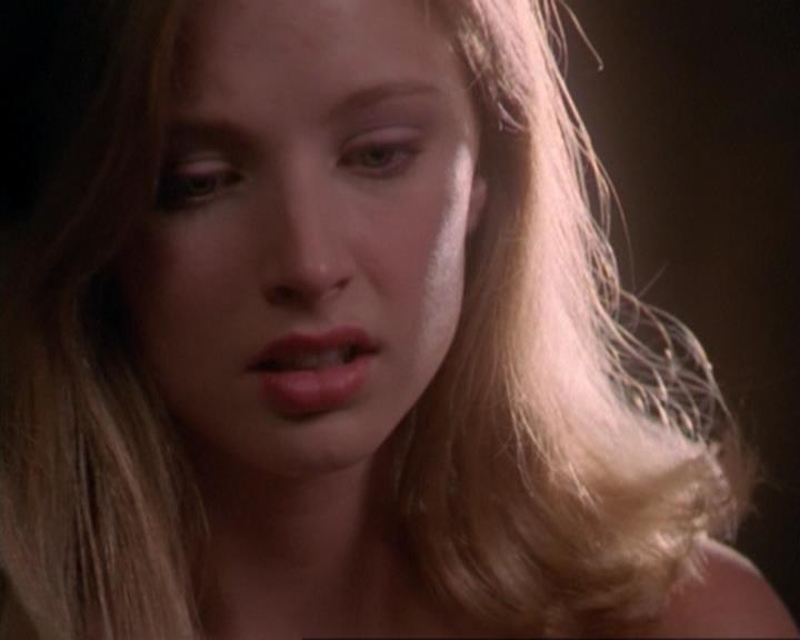 Charmed-Online_dot_net-3x02MagicHour0944.jpg