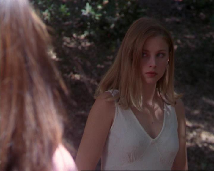 Charmed-Online_dot_net-3x02MagicHour0967.jpg