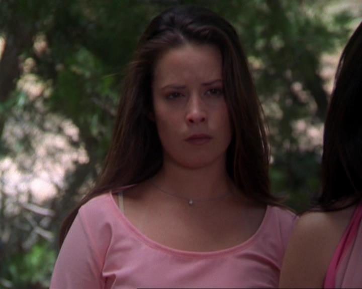 Charmed-Online_dot_net-3x02MagicHour0975.jpg