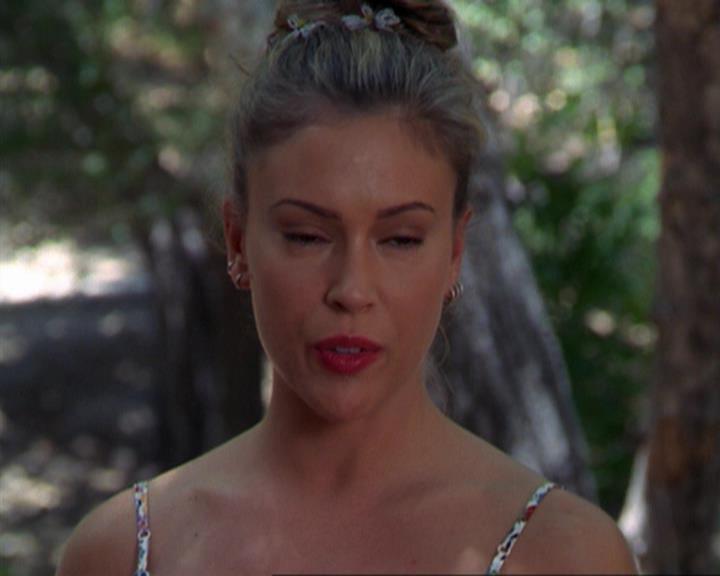 Charmed-Online_dot_net-3x02MagicHour0991.jpg