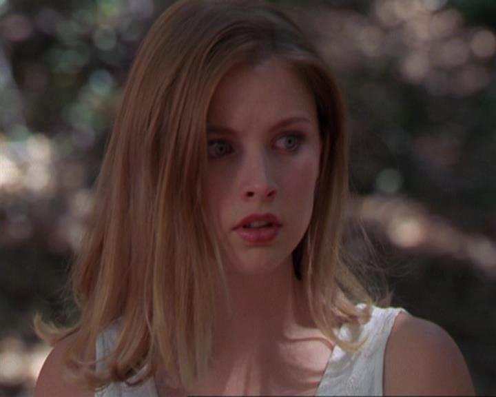 Charmed-Online_dot_net-3x02MagicHour0994.jpg